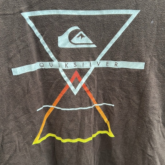 Y2K Quiksilver Brown Tee with Geometric Graphic Size Large - Picture 2 of 8